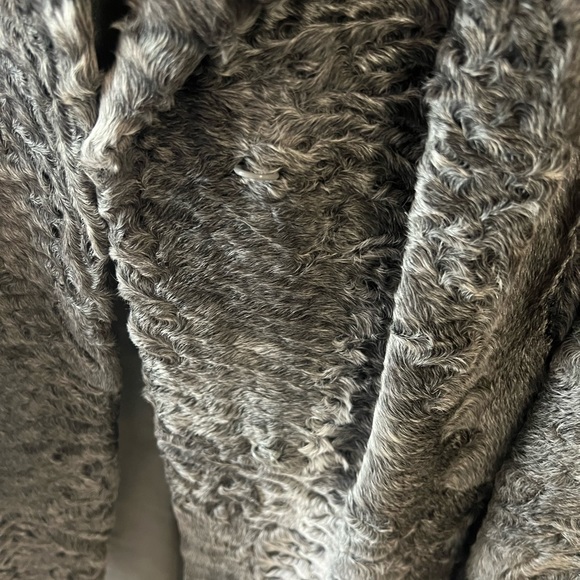 Beautiful genuine Swakara coat - Picture 5 of 8